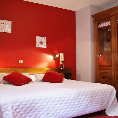 Logis Hotel De La Paix - Tournus Room photo