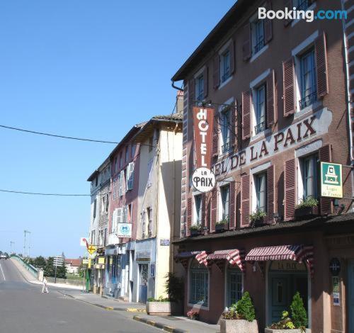 Logis Hotel De La Paix - Tournus Exterior photo