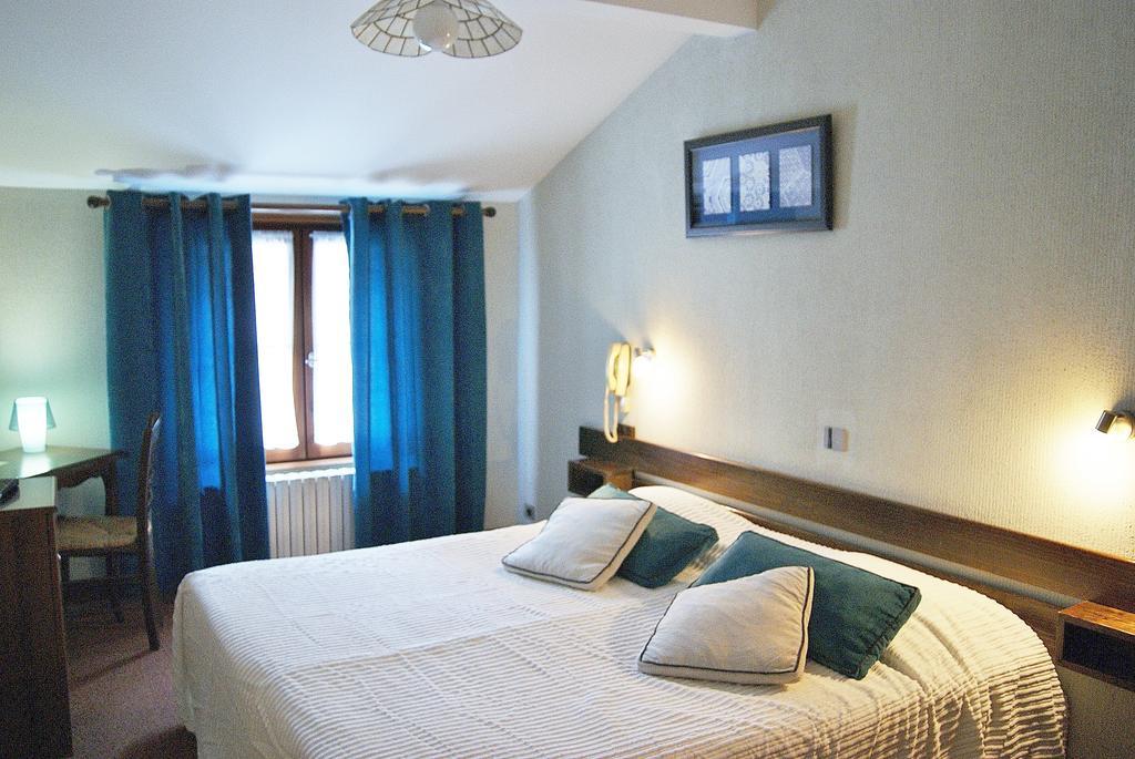 Logis Hotel De La Paix - Tournus Exterior photo